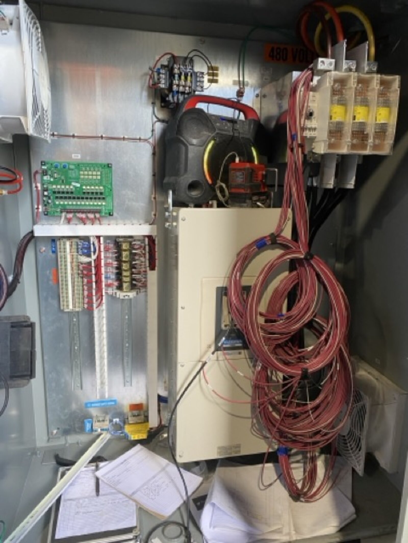 Control cabinet wiring and components
